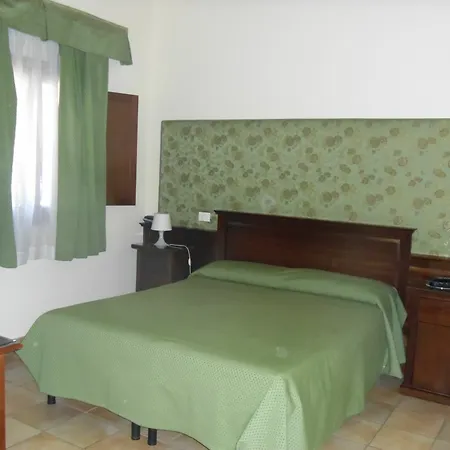 卢克萨德酒店 招待所